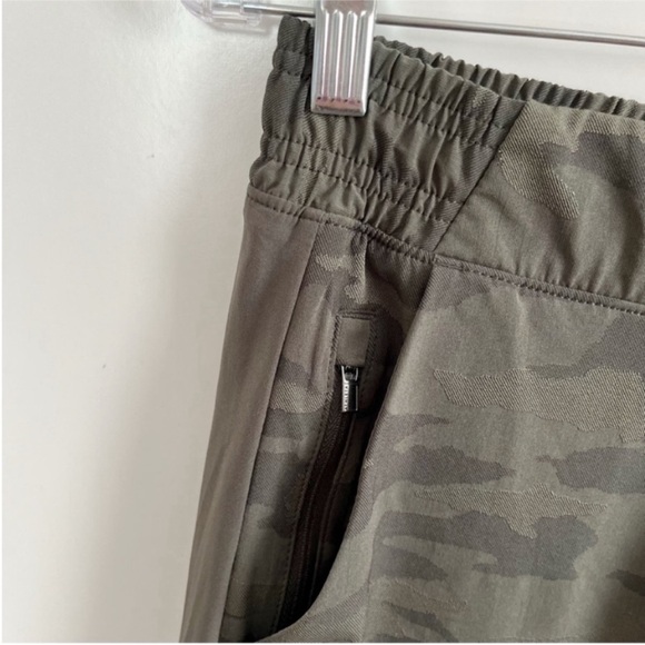 Athleta Brooklyn Lined Jogger pants green olive camo lux relaxed fit stretch - Picture 5 of 8